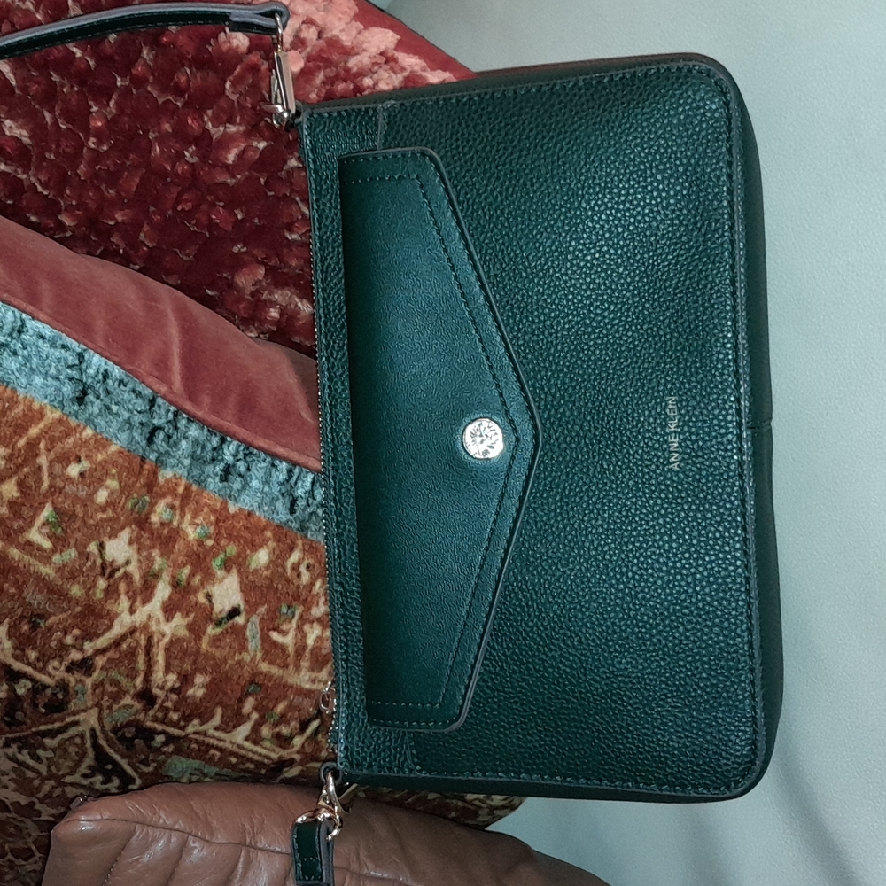 🌺ANNE KLEIN HUNTER GREEN Crossbody with REMOVABLE SMALLER PURSE